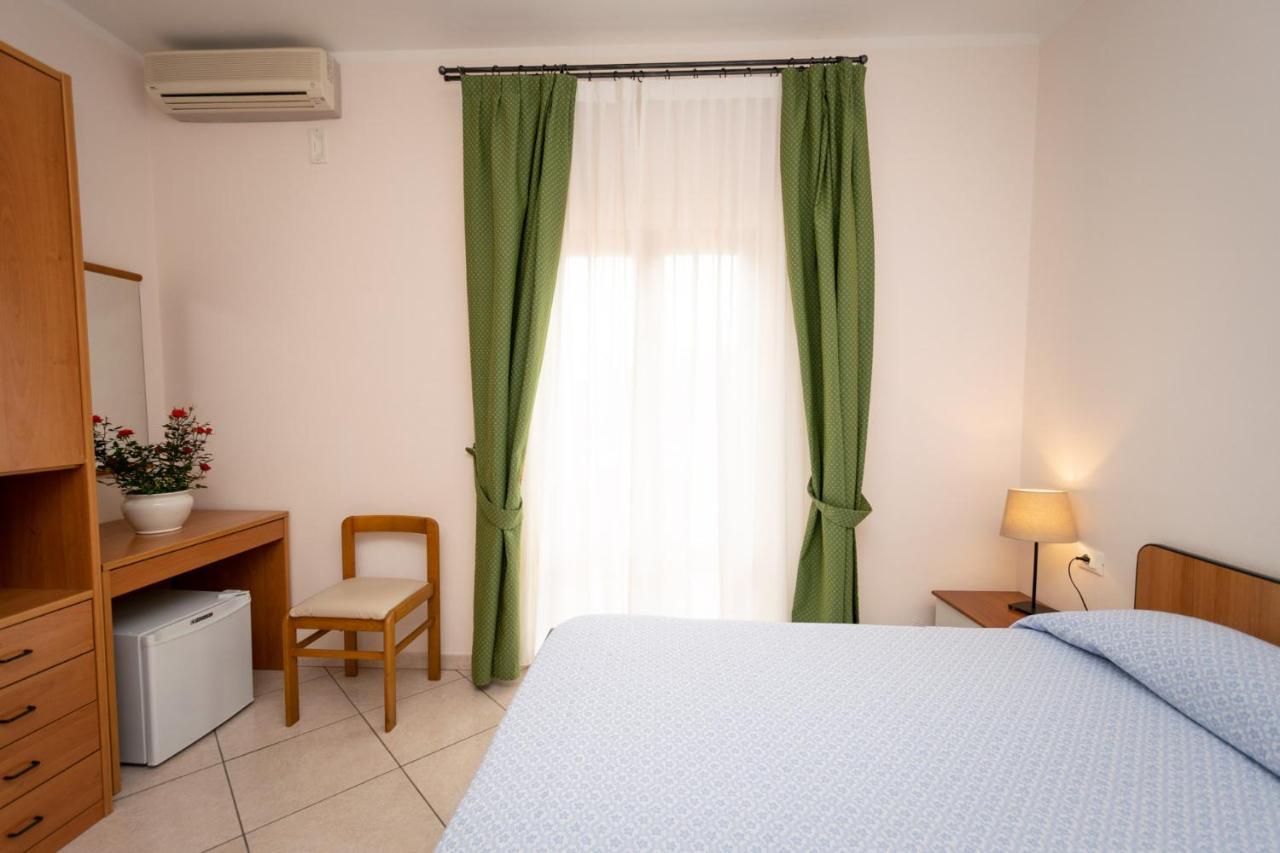 Hotel Anna Fetovaia Exterior photo
