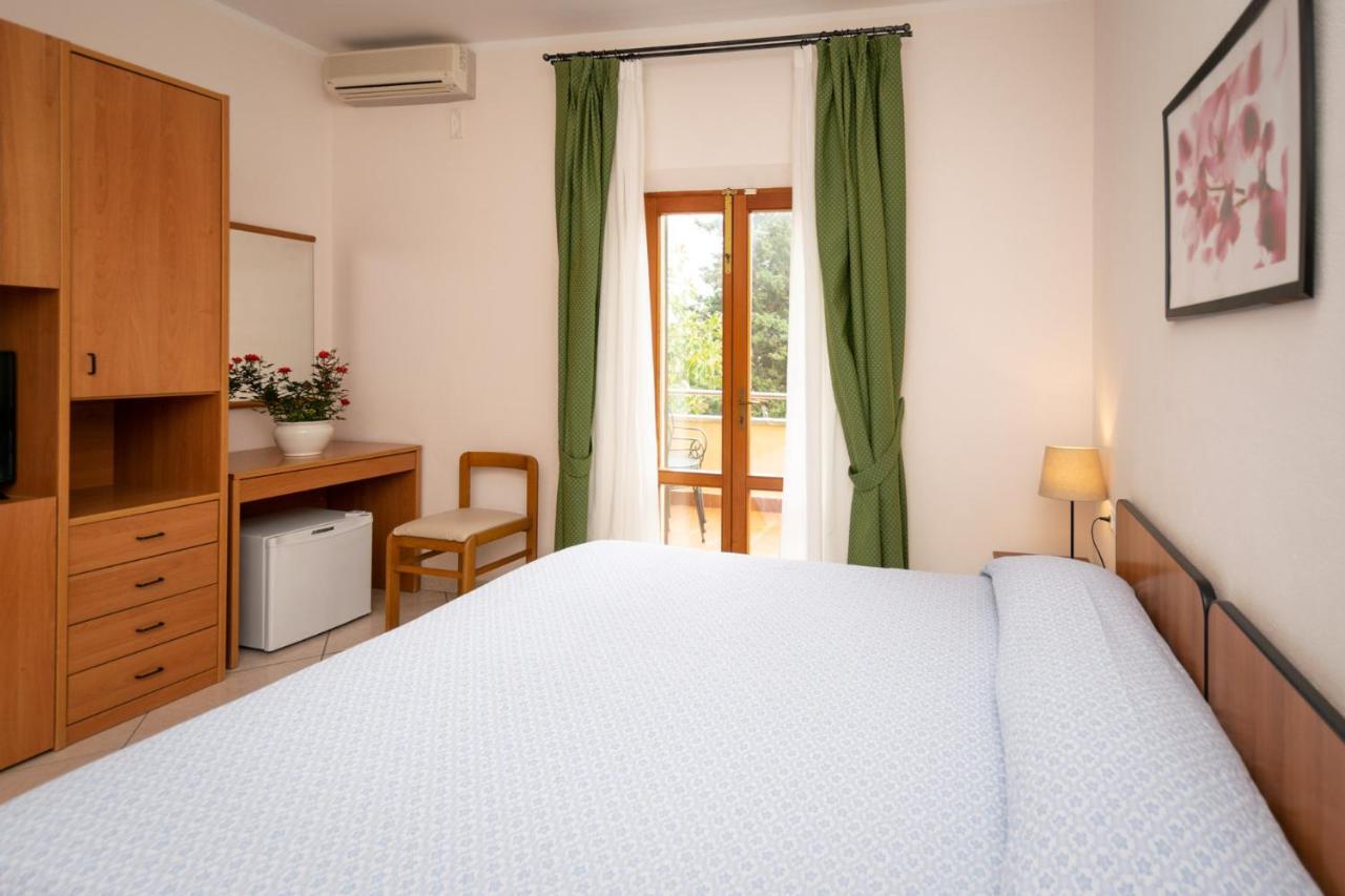 Hotel Anna Fetovaia Exterior photo